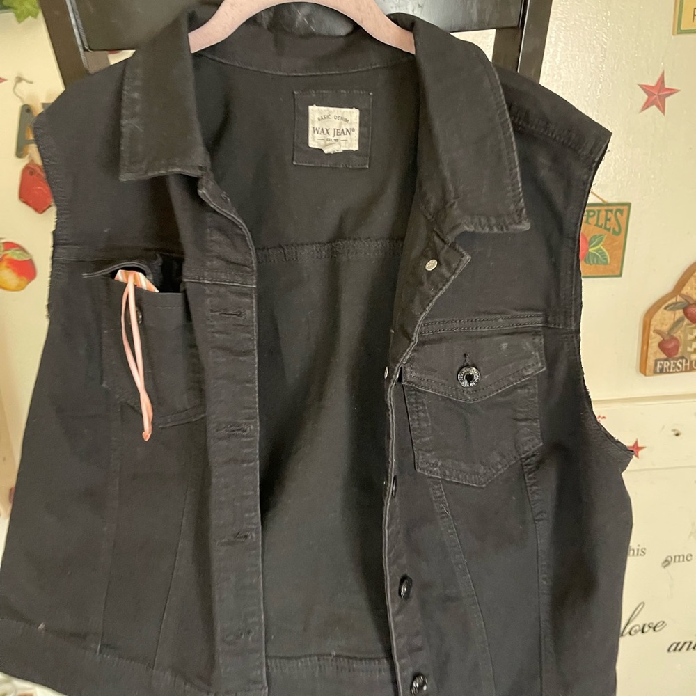 Brand new women’s black vest size 2X